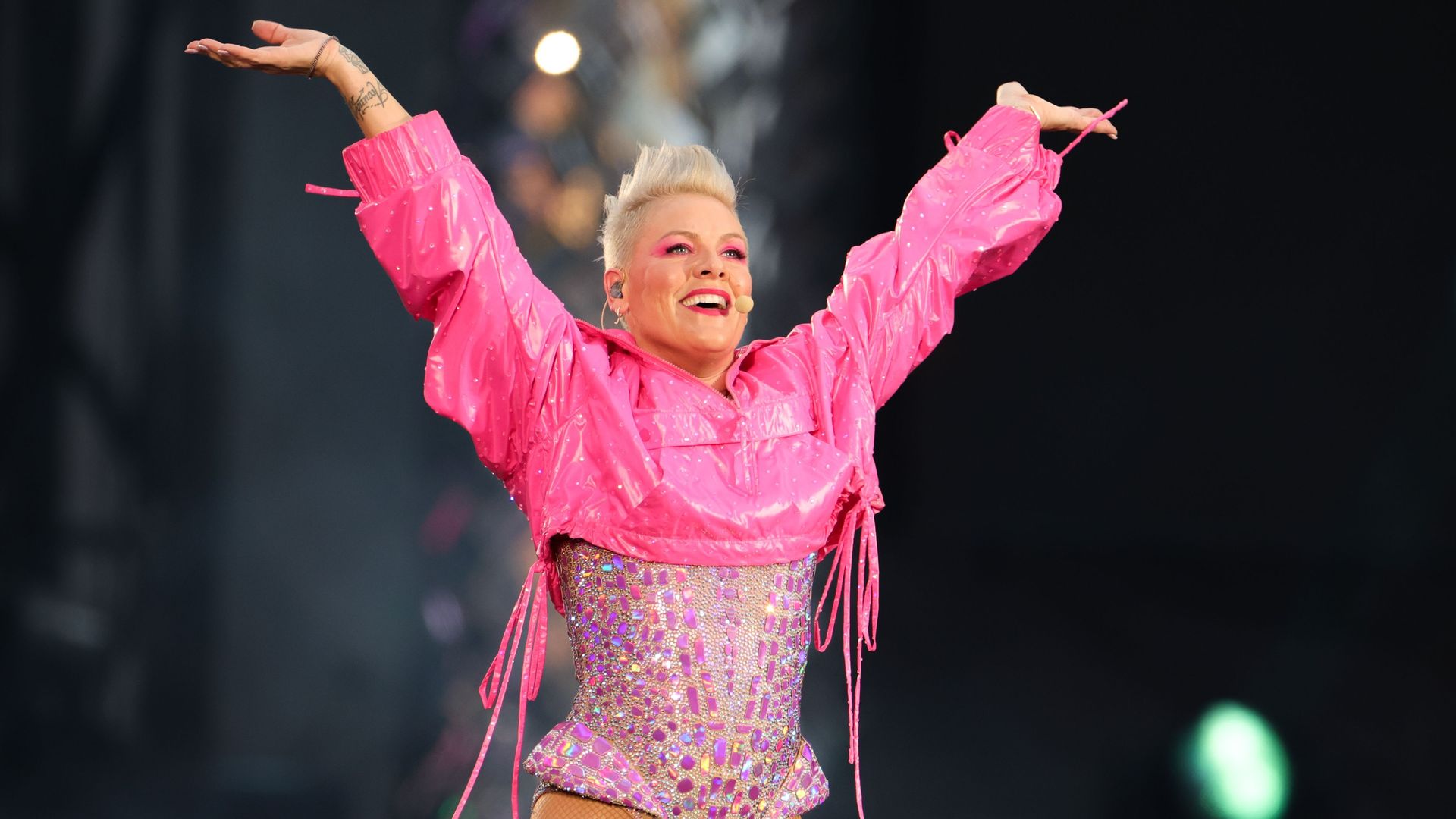 Pink kehrt nach Konzertabsage topfit zurück auf die Bühne