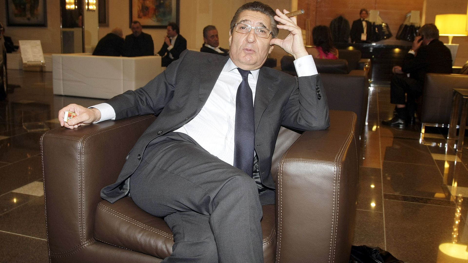 Fünf Monate nach Assauers Tod Tochter will Urne ausgraben