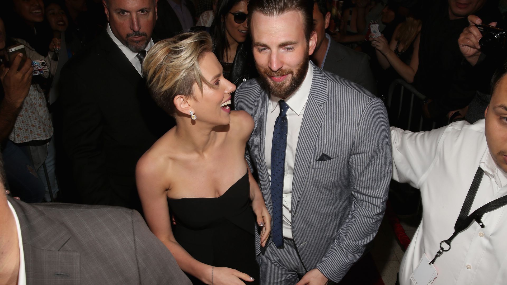 chris evans freundin chris evans freundin