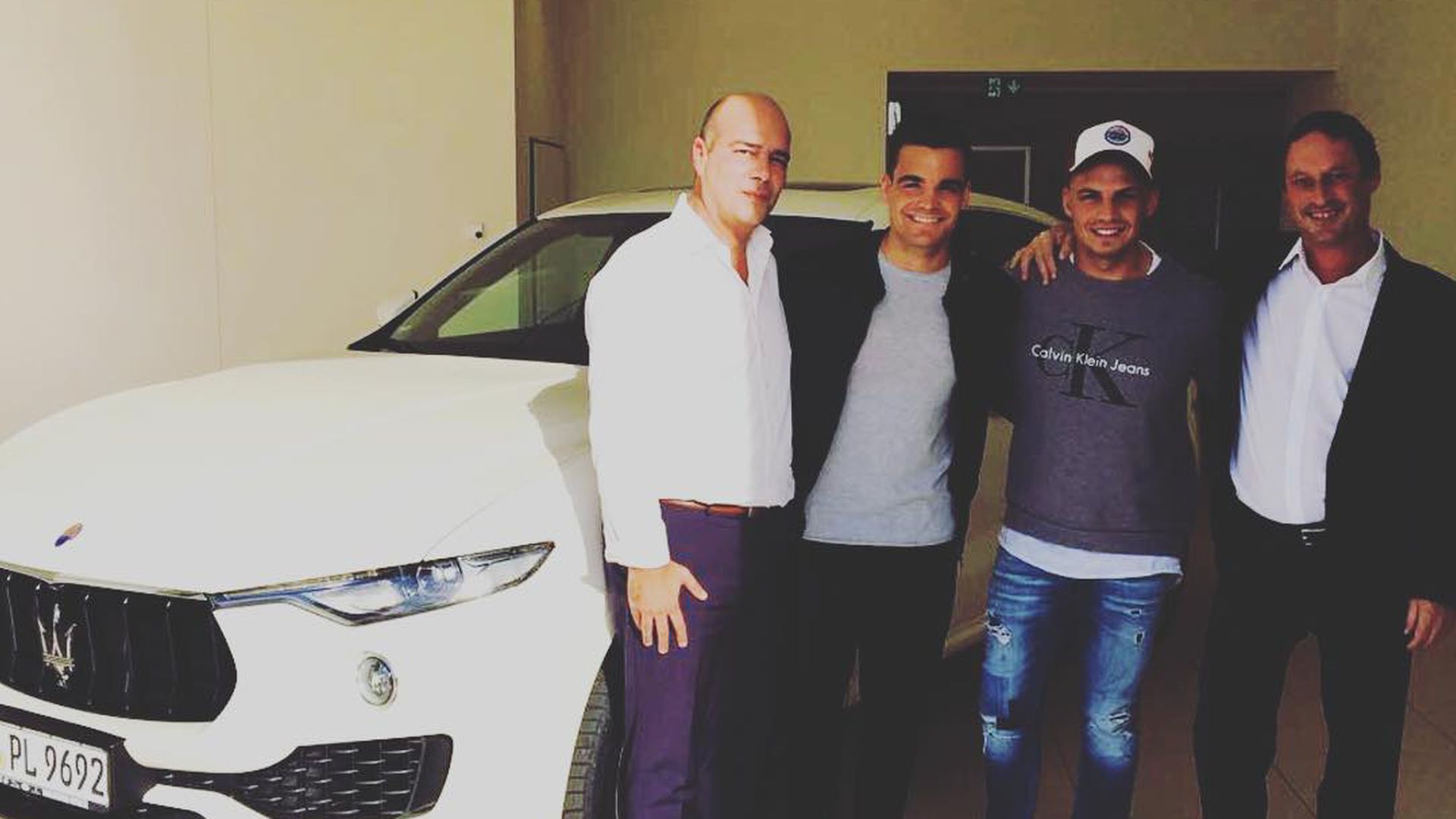 Nach Rolex Pietro gönnt sich nun LuxusKarre Nummer 2! Promiflash.de