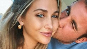 Ann Kathrin Und Mario Gotze Teilen Susses Bild Mit Baby Rome Promiflash De