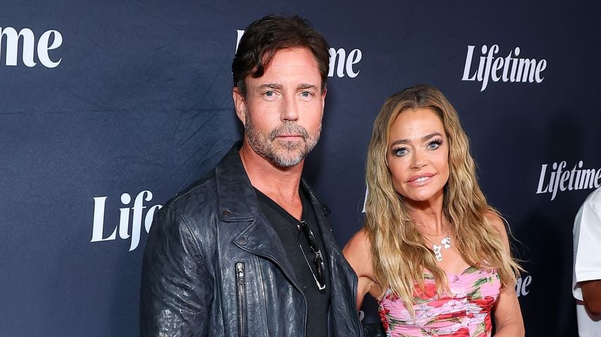 Aaron Phypers und Denise Richards, August 2024