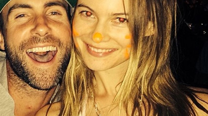 adam levine und Behati Prinsloo
