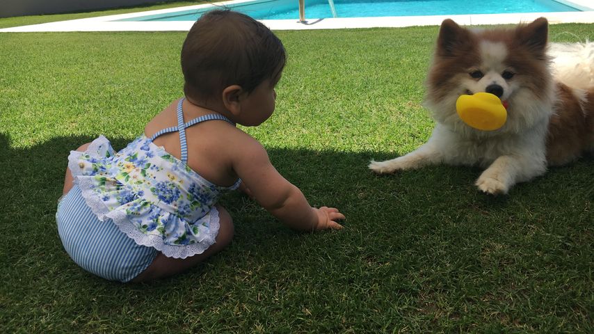 Alaia-Claire mit Hund Louis