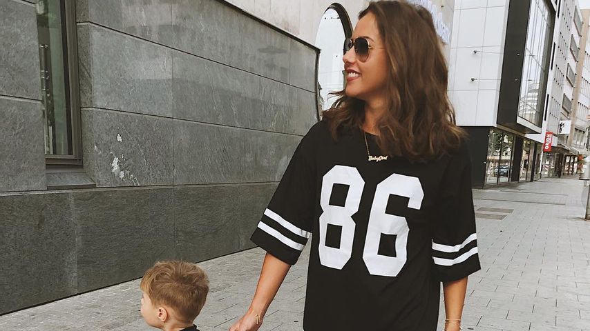 Kleiner Sänger: Alessio Lombardi trällert mit Mama Sarah!