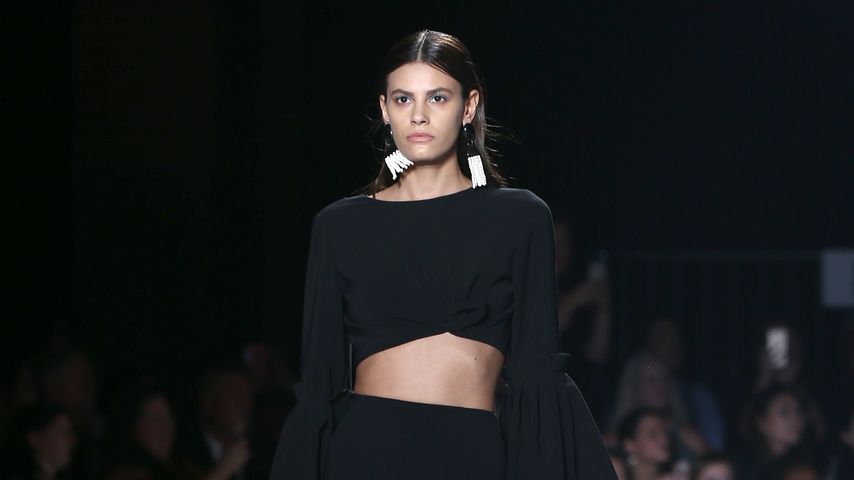 Alisar Ailabouni bei der Christian Siriano Spring/Summer 2017 Fashion Show