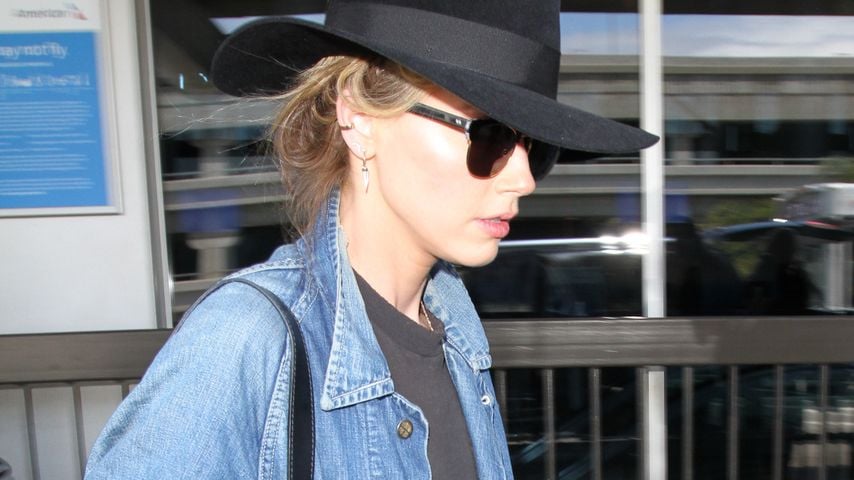 Amber Heard bei der Ankunft am LAX