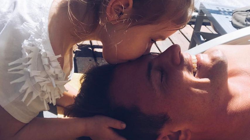 Zu gefährlich? Rocco Stark lässt Tochter Amelia Auto fahren!
