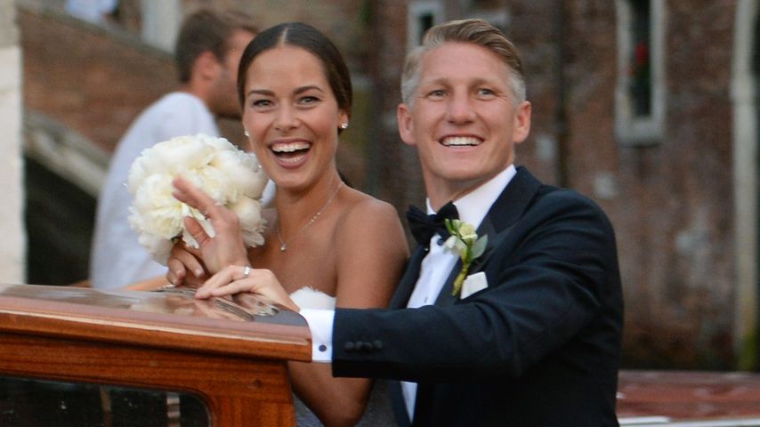 Ana und Bastian Schweinsteiger nach ihrer Hochzeit