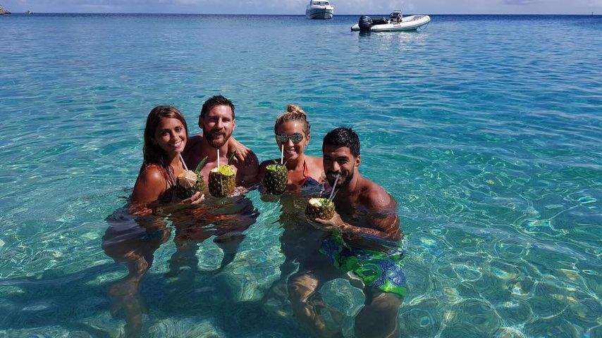 Antonella Roccuzzo, Lionel Messi, Sofia Balbi und Luis Suárez