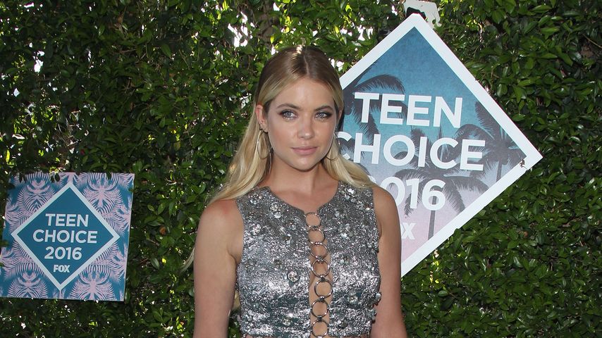 Ashley Benson bei den Teen Choice Awards 2016