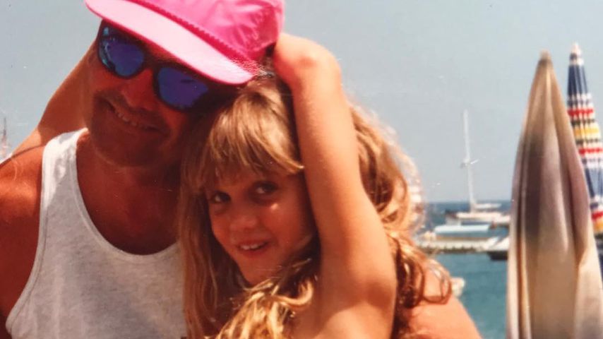 Kinderfoto von Ashley Roberts und ihrem Vater