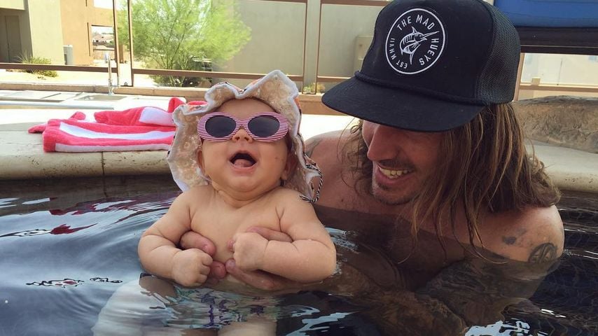 Baby Kirra mit Papa Corey Bohan