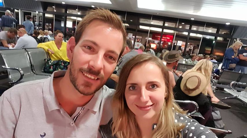 Bauer Gerald und Anna am Flughafen