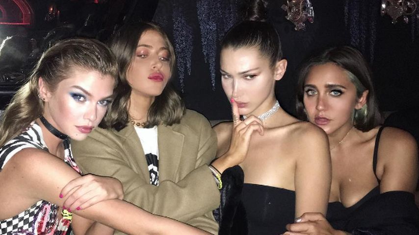 Bella mit Freundinnen und Jesse Jo Stark (rechts)
