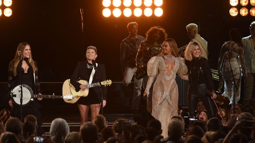 Beyoncé mit den Dixie Chicks bei den CMAs 2016