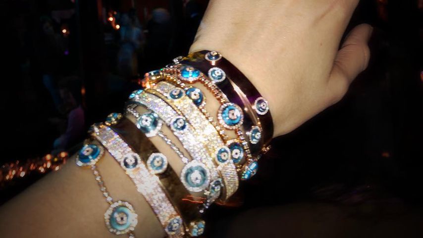 Blake Lively mit Lorraine-Schwartz-Schmuck an ihrem Arm