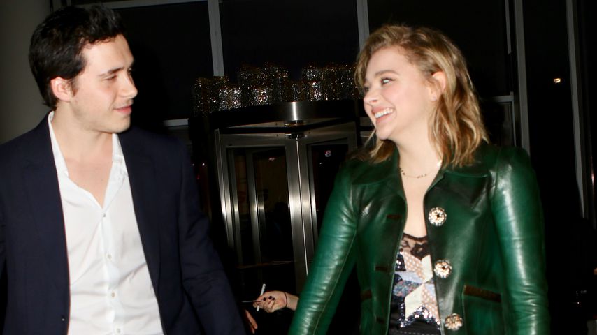 Brooklyn Beckham und Chloë Moretz bei den 31. FN Achievement Awards