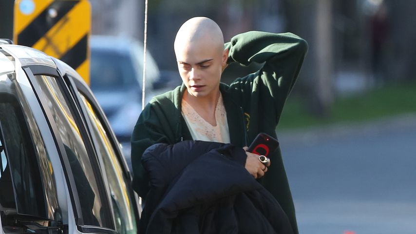 Glatzen-Pic! Cara Delevingne zeigt knallharte Komplett-Rasur