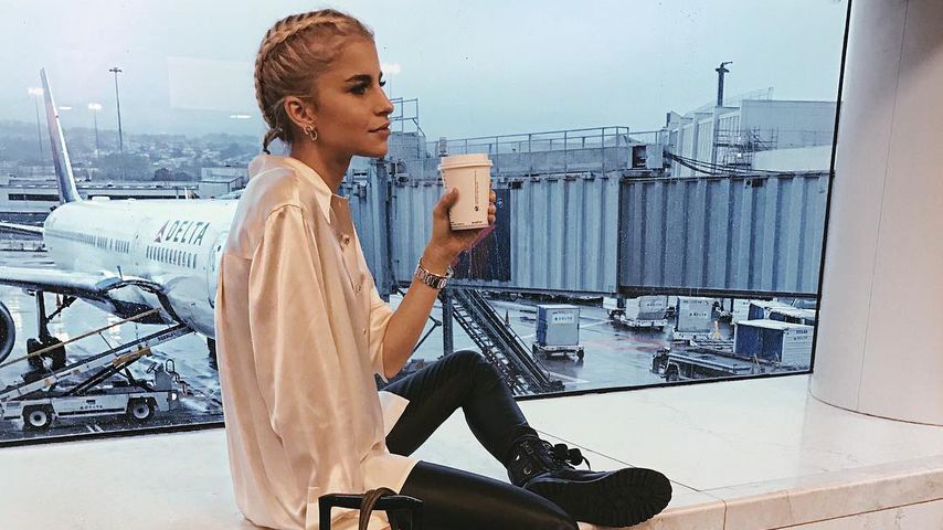 Caro Daur auf dem Weg zu einer Fashion Show