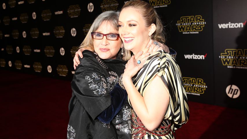 Carrie Fisher und Billie Lourd 2015 bei einer Filmpremiere in Hollywood