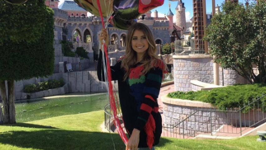 Cathy Hummels, Ehefrau von DFB-Kicker Mats Hummels, im Disneyland in Paris