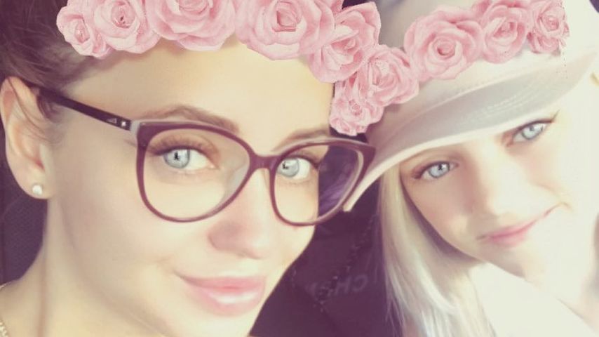 Cathy Lugner und ihre neunjährige Tochter Leonie mit einem Snapchatfilter