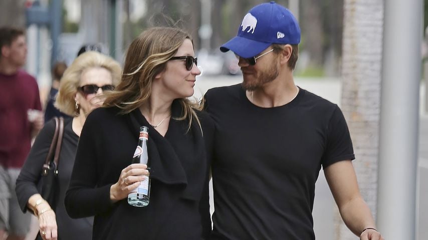 Chad Michael Murray (r.) und seine schwangere Frau