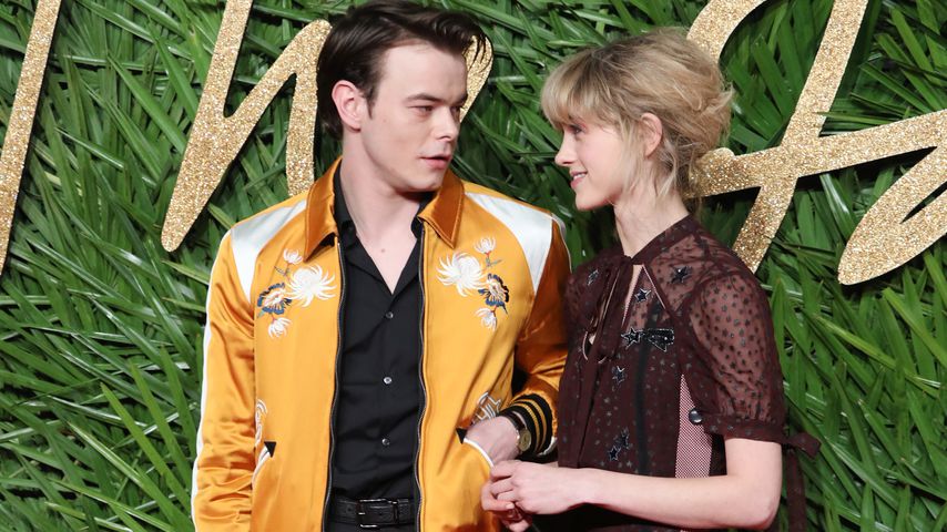 Charlie Heaton und Natalia Dyer bei den London Fashion Awards 2017