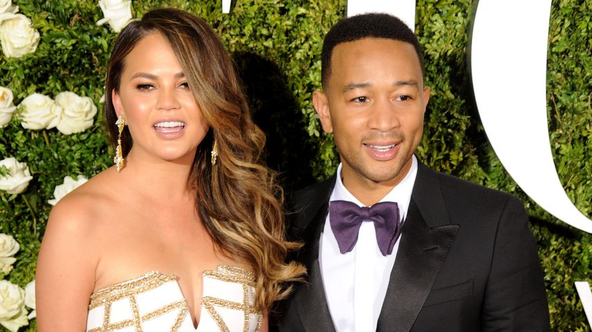 Chrissy Teigen und John Legend auf dem roten Teppich bei den Tony Awards 2017
