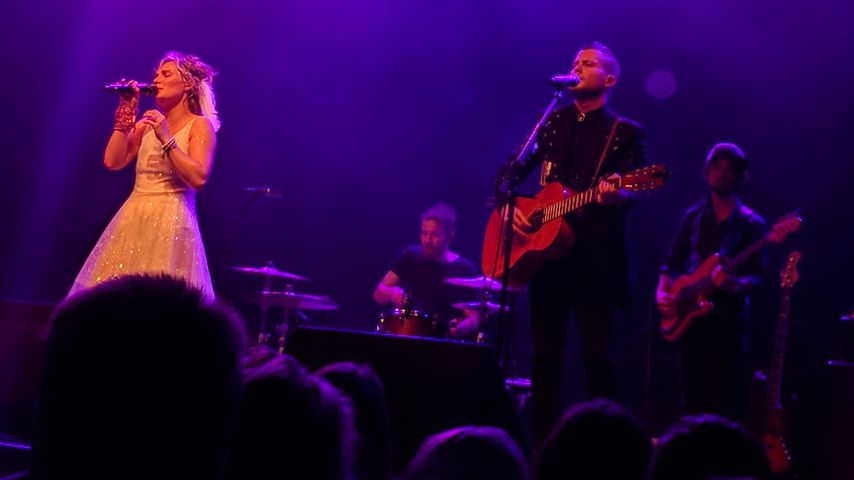 "Erzähle mein Leben": "Nashville"-Clare stellt ihr Album vor