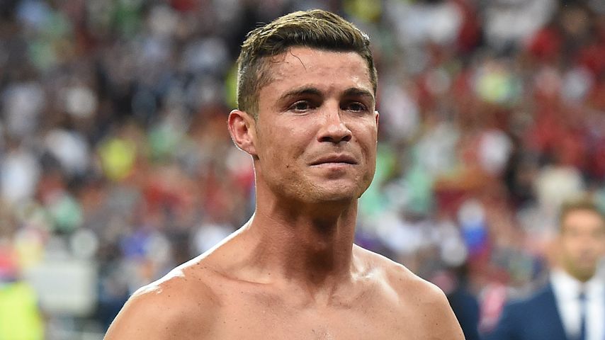 Cristiano Ronaldo oben ohne im EM-Finale 2016