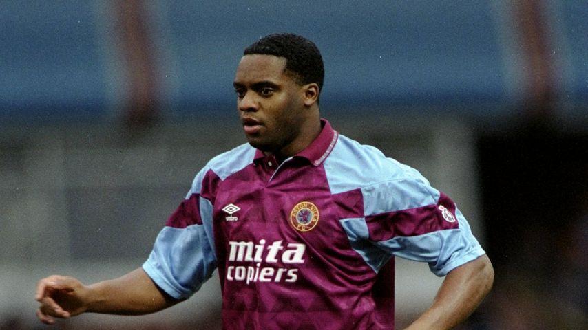 Dalian Atkinson bei einem Spiel von Aston Villa am 24. November 1991