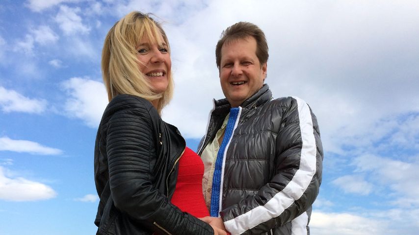 Daniela Karabas und Jens Büchner am Strand von Mallorca