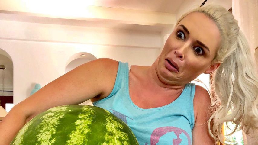 In Jogger Mit Melone Dani Macht Auf Dirty Dancing Baby Promiflash De