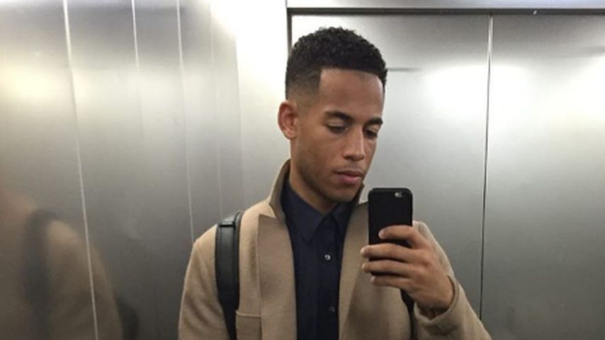 Dennis Aogo macht ein Selfie