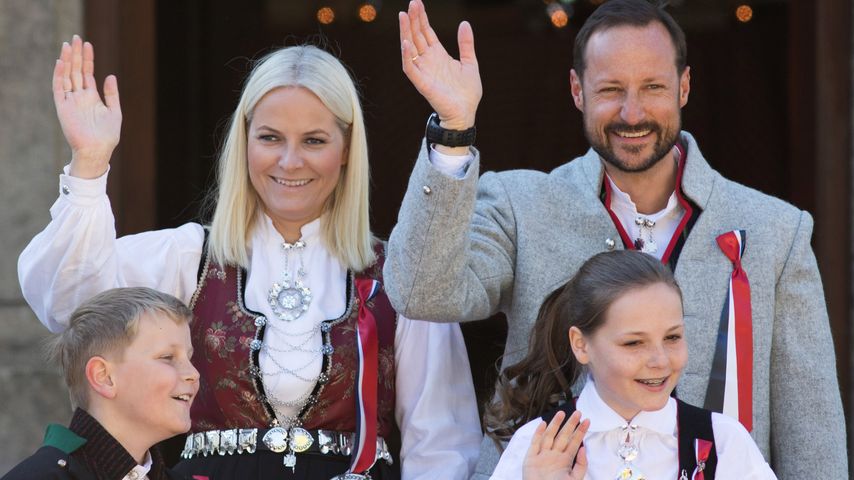 Mette-Marit, Haakon, Sverre Magnus von Norwegen und Ingrid Alexandra von Norwegen