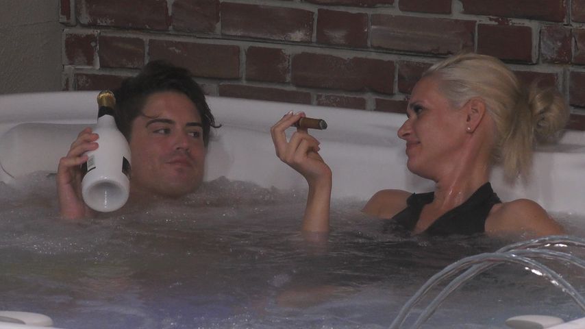 Dominik Bruntner und Sarah Knappik bei "Promi Big Brother" 2017
