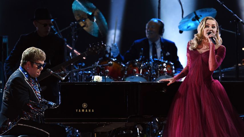 Elton John und Miley Cyrus bei den Grammys
