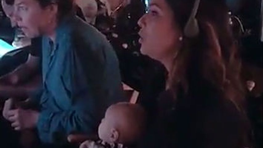 Mit ihrem Baby: Neu-Mama Eva Longoria schon wieder am Set!