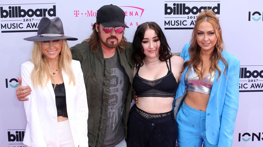 Red-Carpet-Family: Cyrus-Clan supportet Miley bei den BBMAs!