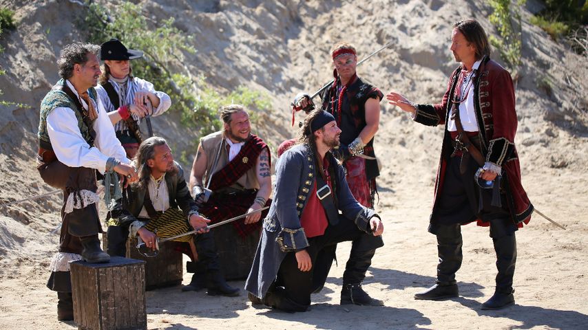 Billy Bones (Felix von Jascheroff) und die Flint Crew