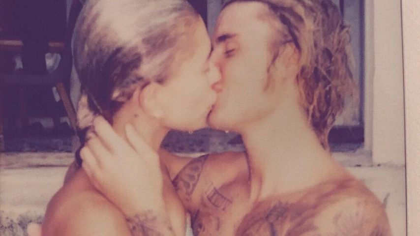 Nach Krisengerüchten: Hailey & Justin knutschen im Pool