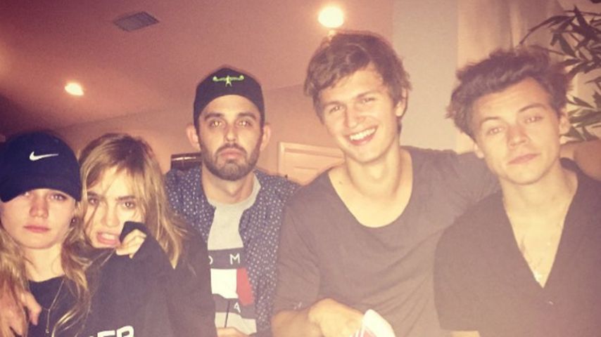 Harry Styles (r.) mit Ansel Elgort und weiteren Freunden in L.A.