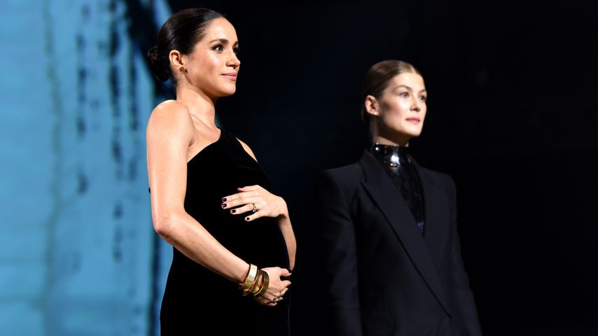 Neuer Wirbel: Streichelt Meghan ihren Babybauch viel zu oft?