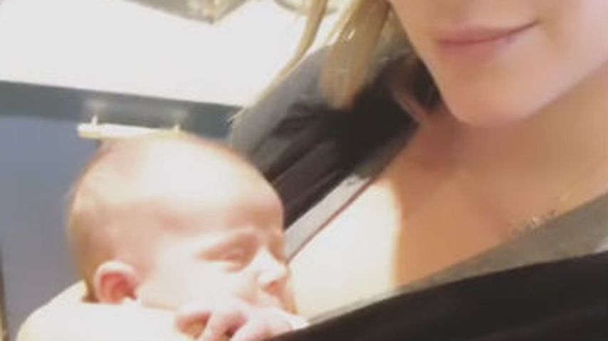 Gesundheit! Hilary Duffs Baby Banks niest herzallerliebst!