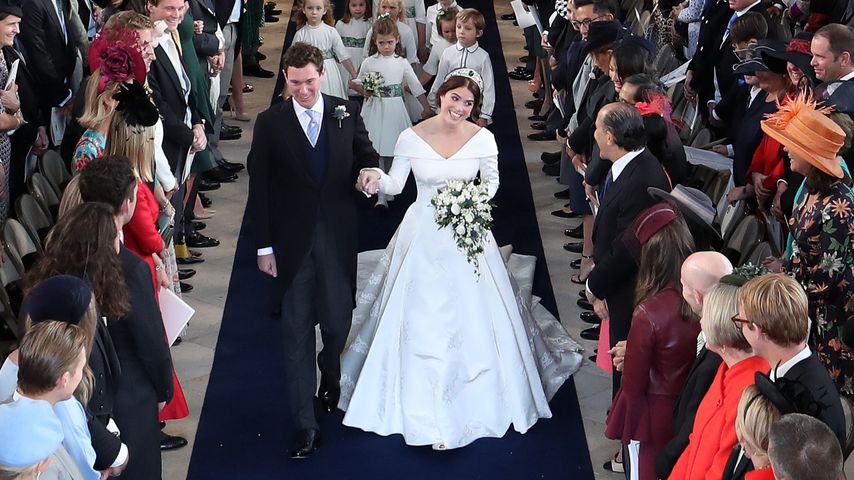 Flieger von Blitz getroffen! Waren Meghan & Harry in ...