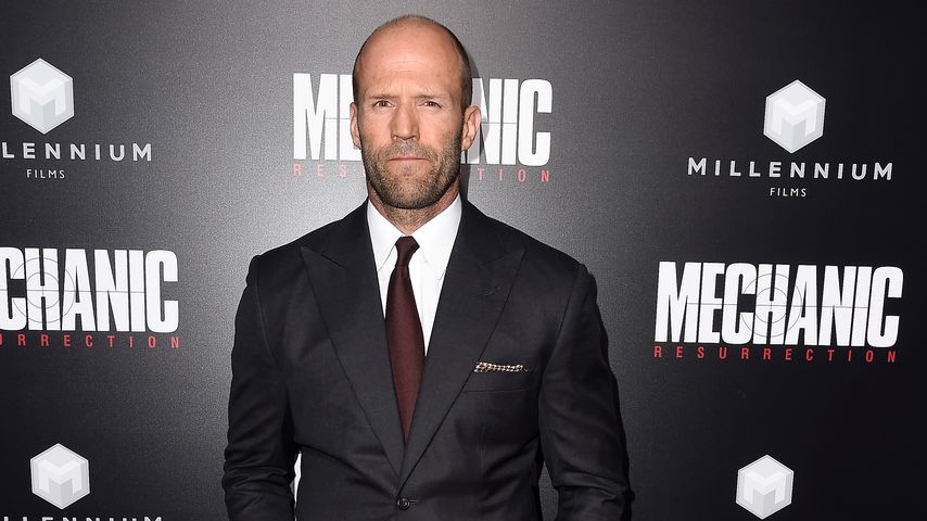 Peinliche Jugendsünde: Hier tanzt Jason Statham im Leo-Slip!