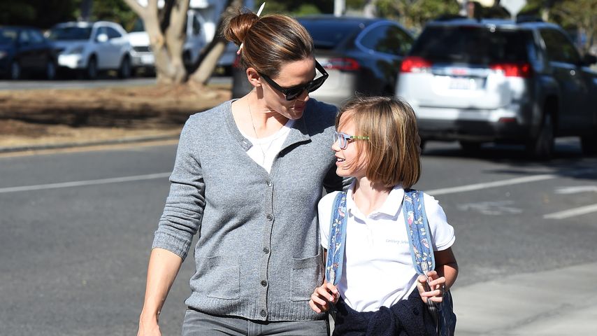 Jennifer Garner beim Abholen ihrer Tochter Violet von ihrer Schule in L.A.