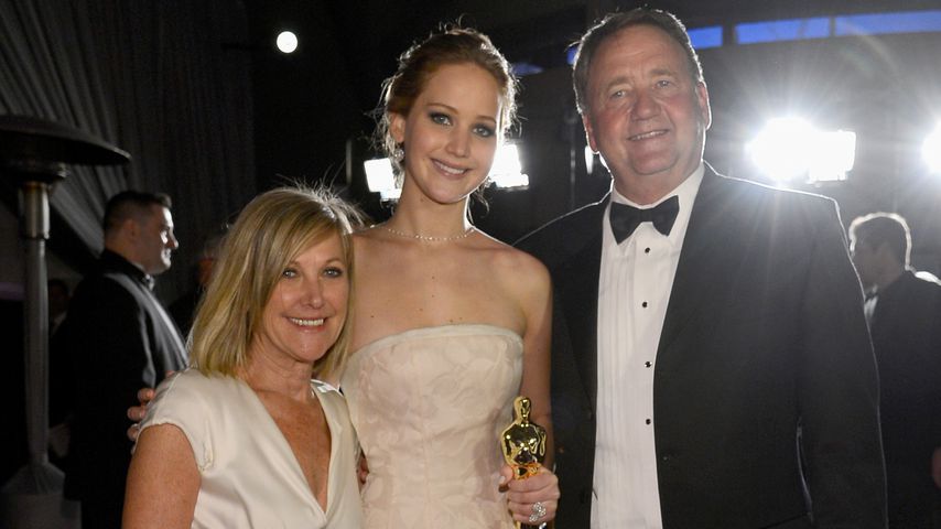 Karen, Jennifer und Gary Lawrence beim Governors Ball in Hollywood